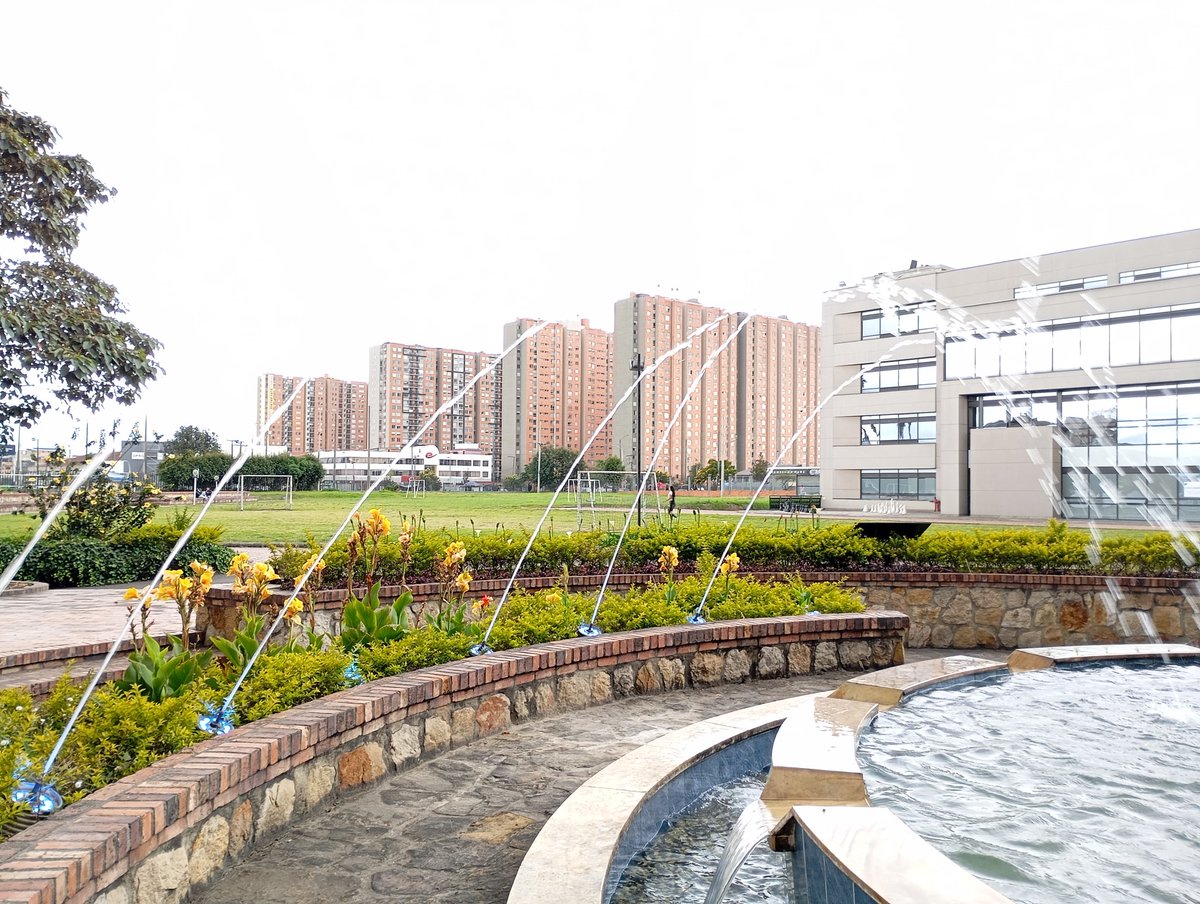 Sería una extraordinaria idea que las fuentes de #Maracay lucieran así 😍
✓ Limpias
✓ funcionando 
✓ con agua 
✓ con plantas 
✓ perfectas para fotografiar

Cuál de las fuentes consideran que se podrían poner así?