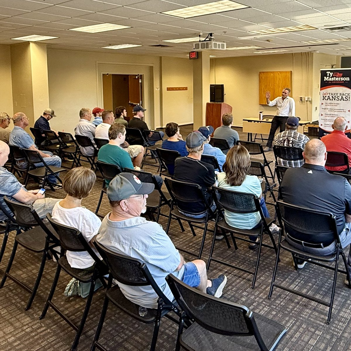 What a fantastic evening in Pittsburg! I was honored to be hosted by the <a href="/PittStateCRs/">Pitt State College Republicans 🦍</a> tonight on campus. Discussing our shared conservative values with such an engaged group of students and community members was truly inspiring. The Q&amp;A sparked great discussions on everything
