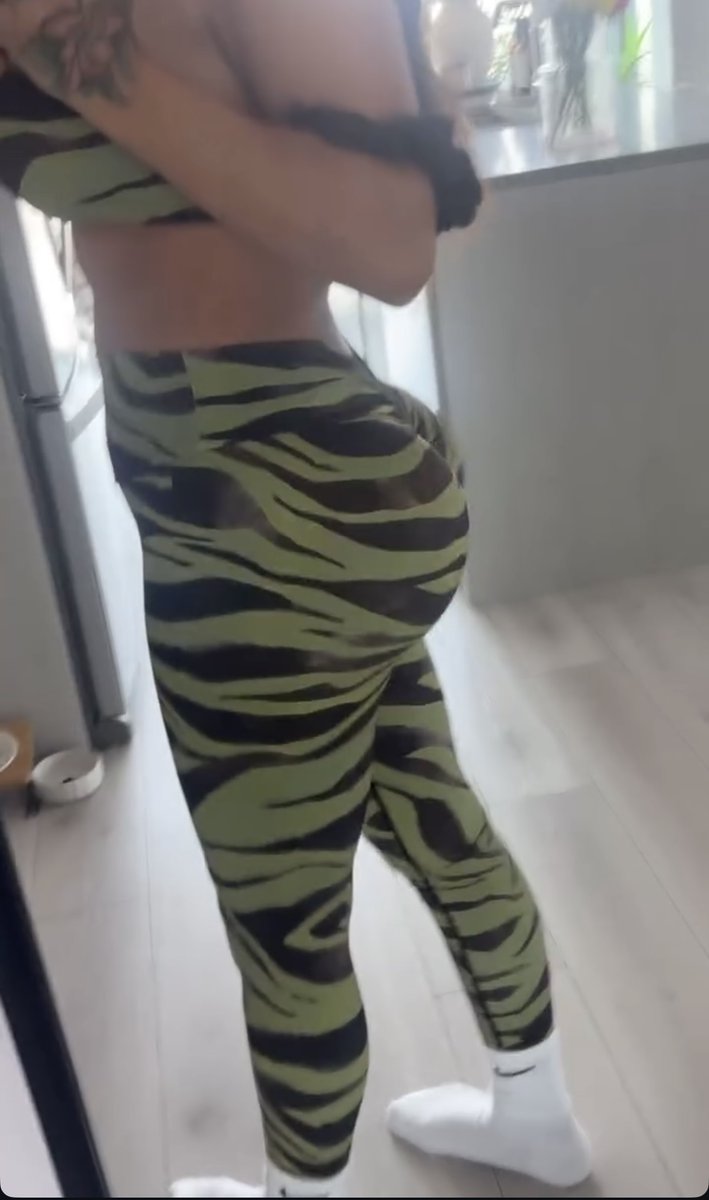 ₗₒₒₖ ₐₜ ₜₕᵢₛ bᵢg bₒₒₜy!! Cₐₙ ᵢ ₛᵢₜ ₒₙ yₒᵤᵣ fₐcₑ?? ₛₘₒₜₕₑᵣ yₒᵤ, ₚₑᵣₕₐₚₛ? ₘy ₐₛₛ ᵢₛ ₄₄" wᵢdₑ...Dᵤₘₚ ₜᵣᵤCₖ