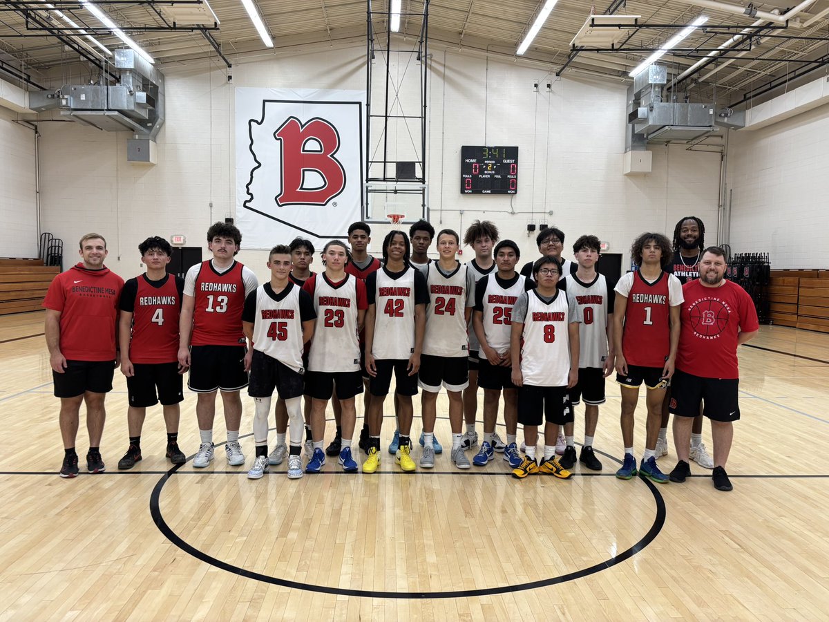 First session of Elite Camp in the books!!
#GoRedhawks 🅱️🏀