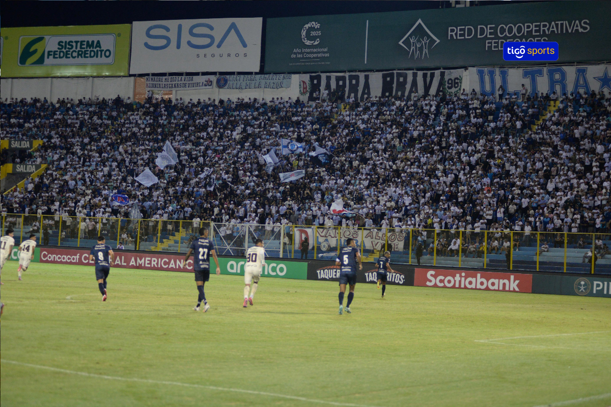 #CopaCentroamericana 🏆 | 📊 Hoy asistieron 8 mil 507 aficionados al estadio Cuscatlán para presenciar el duelo entre Alianza contra Alajuelense. 🅰️🐘