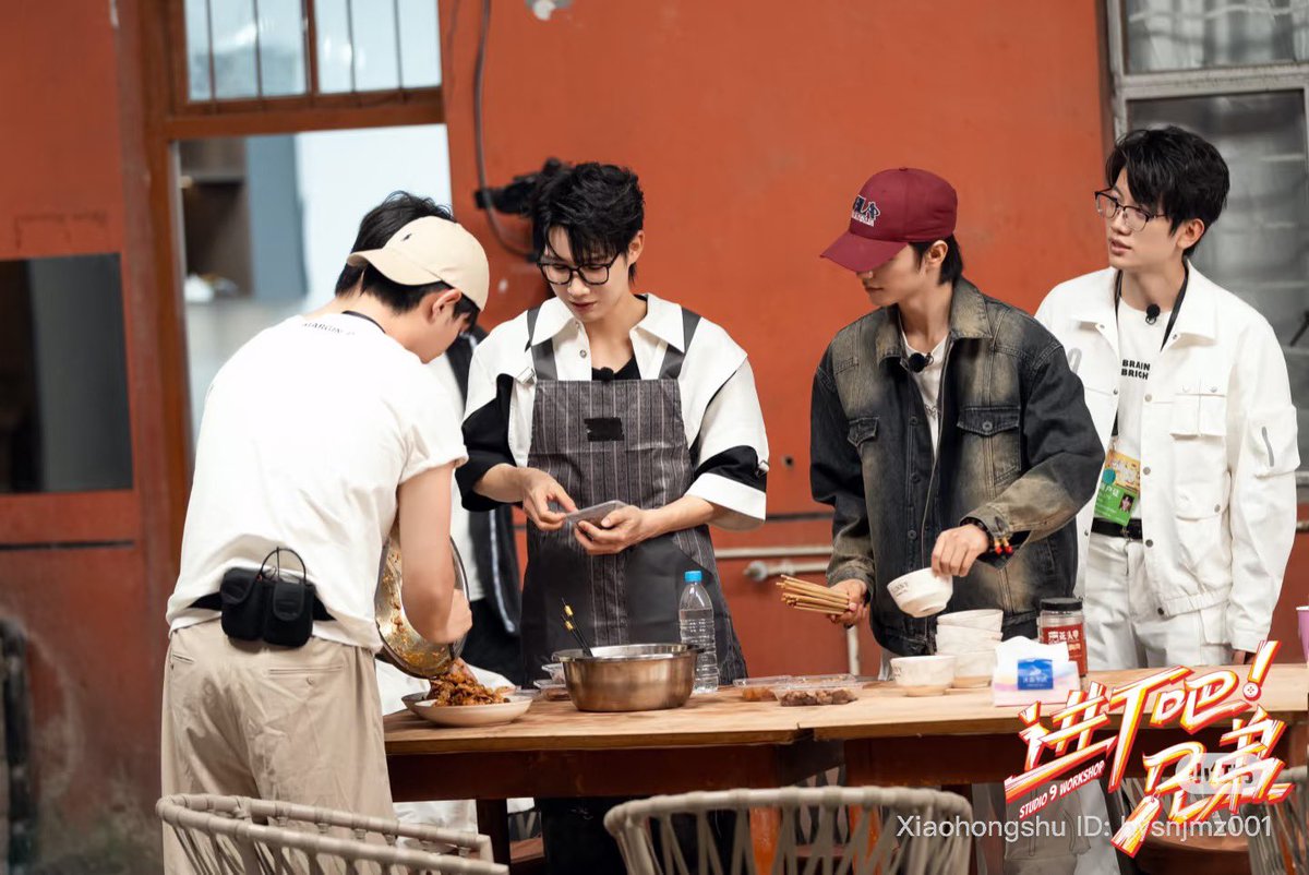 sunflowerville_'s tweet photo. ๐ธ 250822 #STUDIO9WORKSHOP RED NOTE ๐
โHandsome, indeed!โ
#STUDIO9WORKSHOP_LEV
#S9W_EP03
#่ฟๅๅงๅ
ๅผ
#LEV #๋ ๋น #ใฌใ #WANGZIHAO
@LEV_Official_ @LEV_OFFICIAL_JP https://t.co/gSxGVhabyG