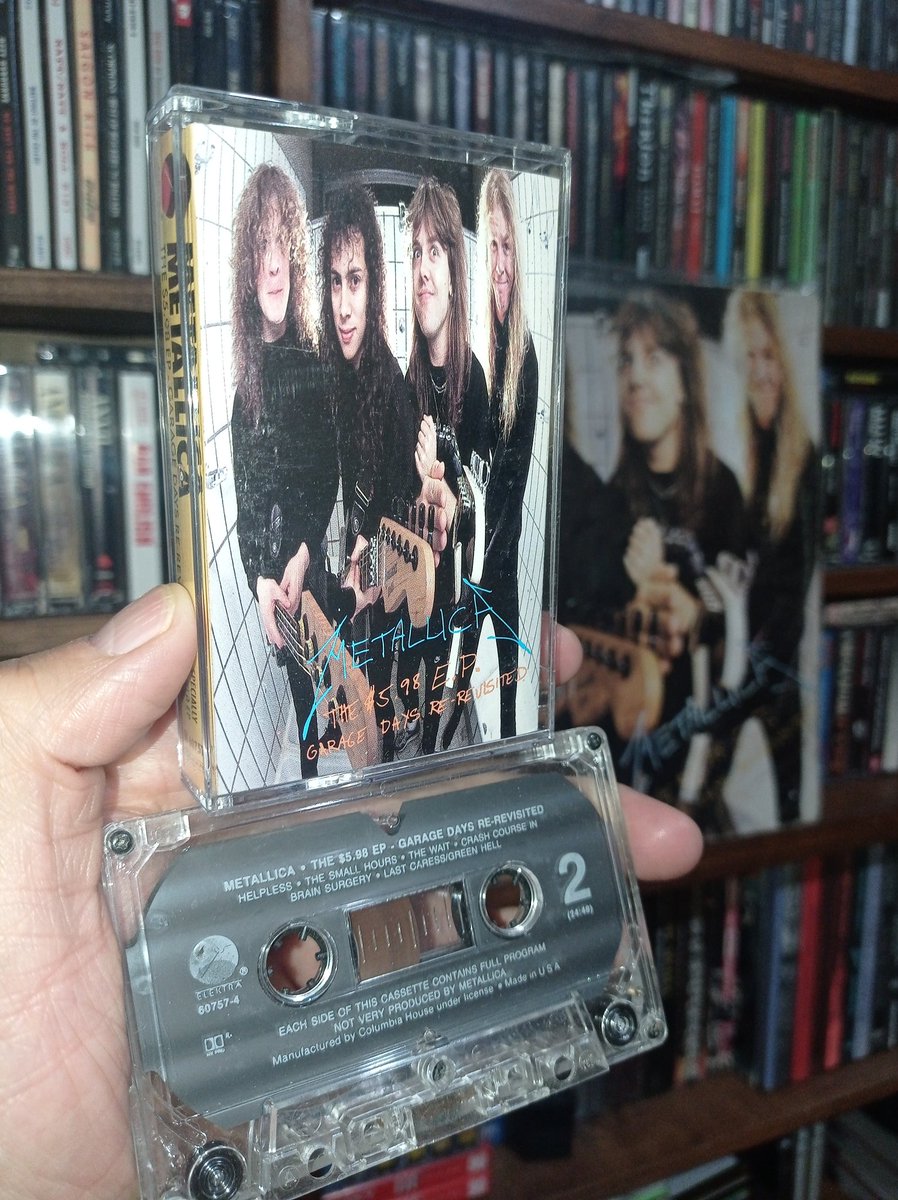 XIBILXIC's tweet photo. buena ocasión nocturna para girar el Garage Days de los metódicos @Metallica 🇺🇲 #GarageDays #metodica #CassetteMania #vinylrecords #vinylcollector #80sMetal https://t.co/YhNSR9Q7Kg
