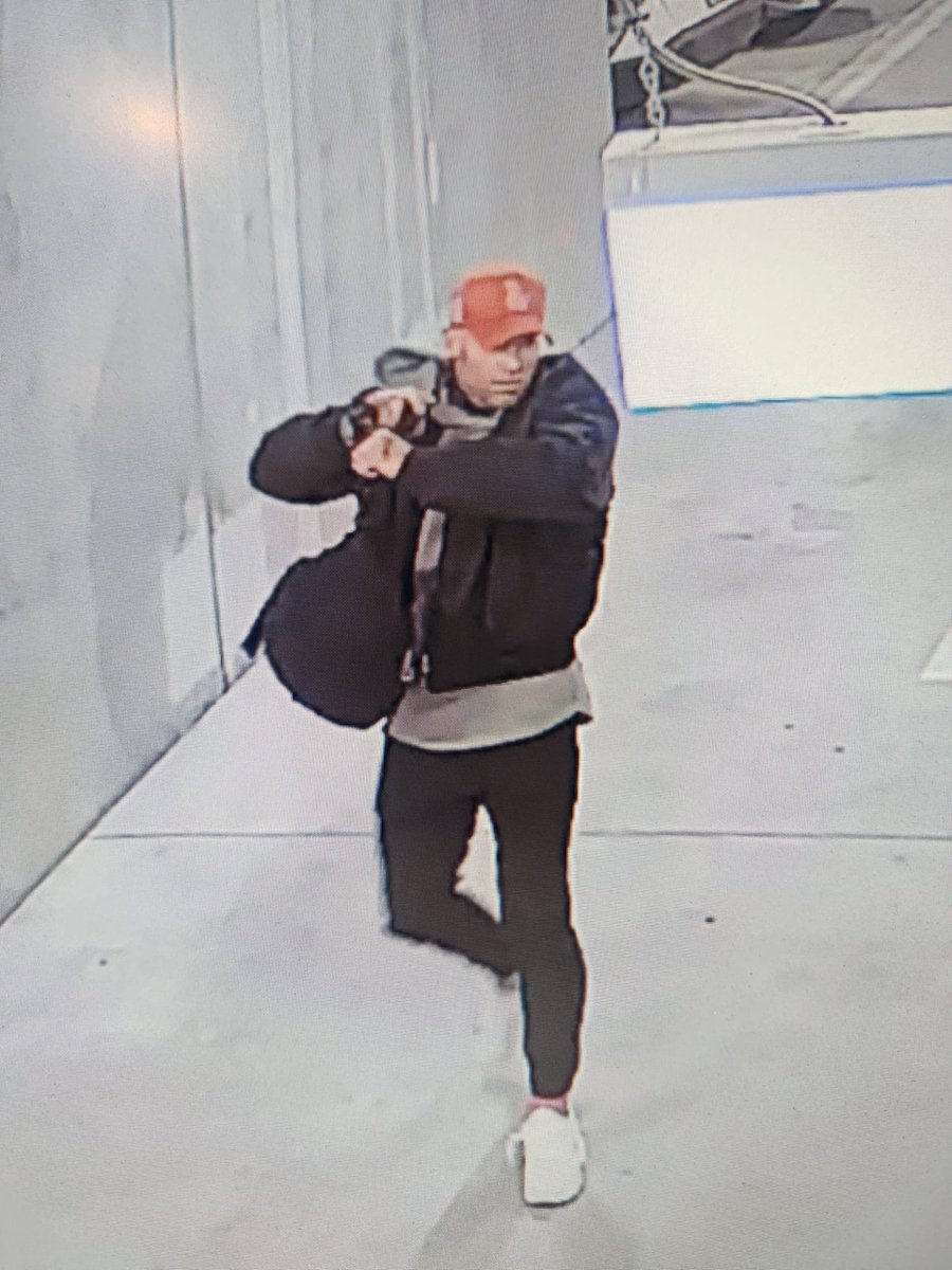 BreakThread tweet media