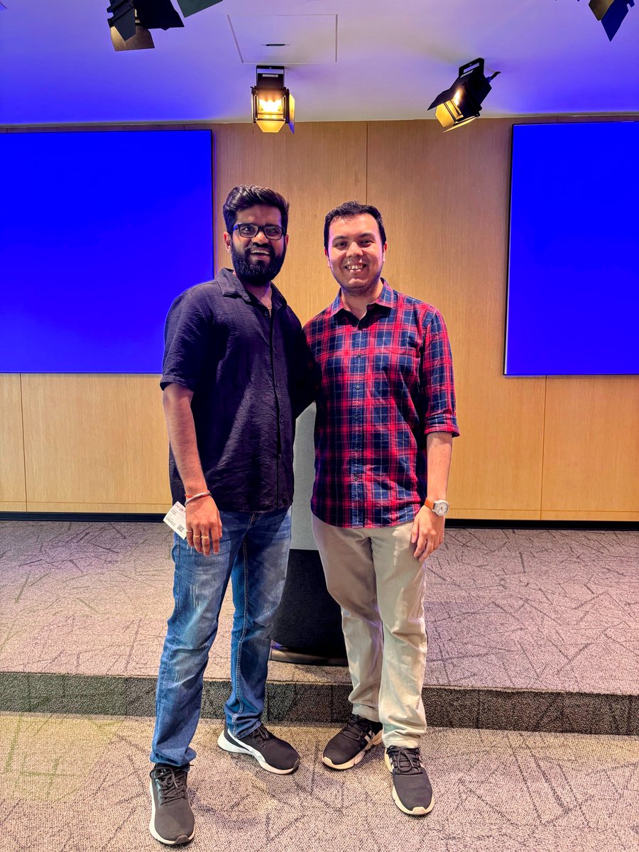 TechpreneurNit's tweet image. Loved connecting with amazing people and capturing these moments together.
.
.
#GoogleForDevelopers #Innovation #Community (2/2)