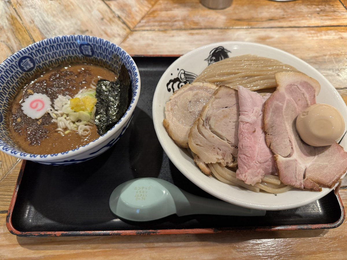 松戸中華そば 富田食堂
特製濃厚つけ麺