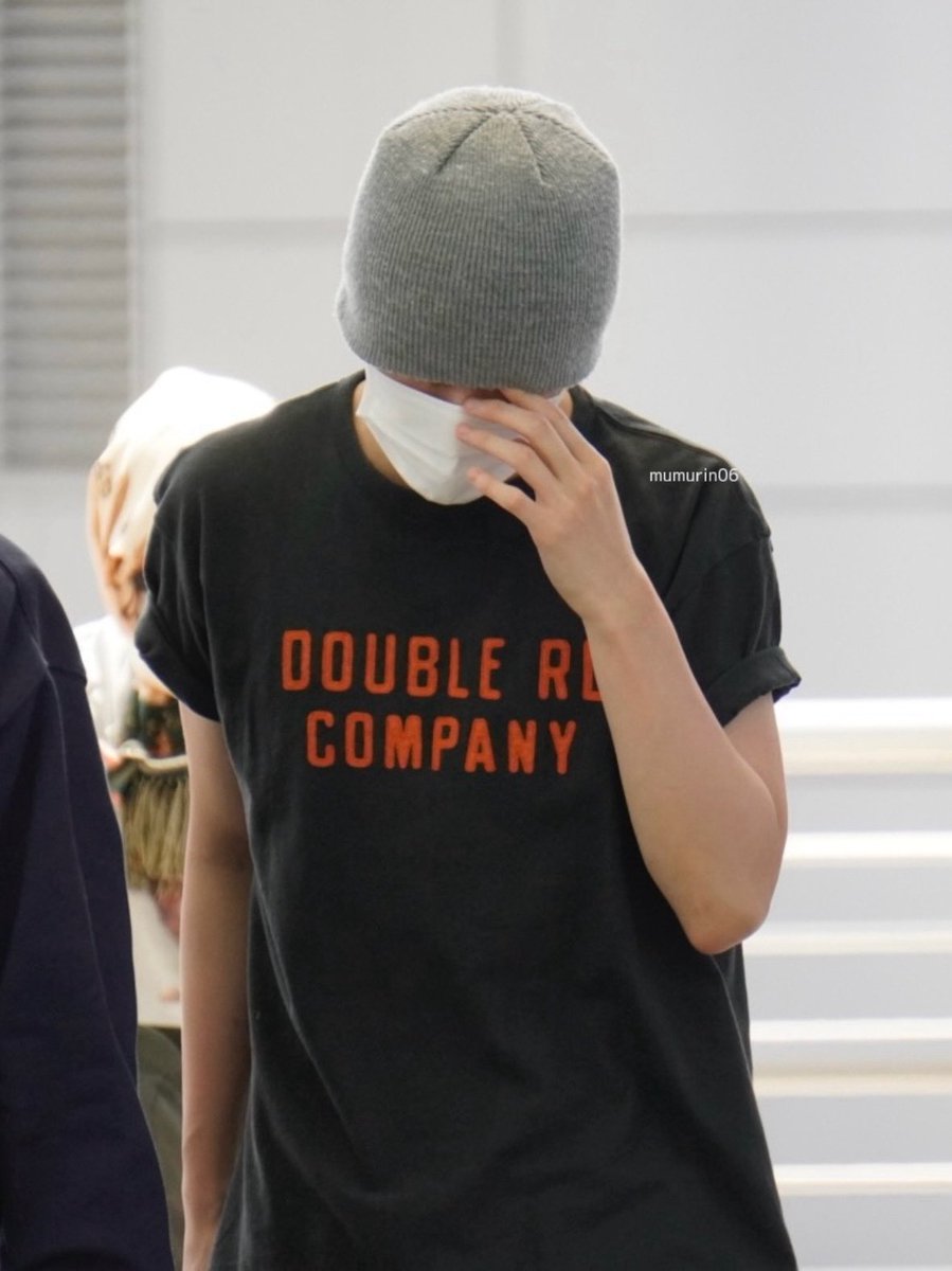 250822  ICN🛫

너무 졸려~🥱💤

#트레저   #TREASURE  #윤재혁 
#YOONJAEHYUK #ジェヒョク