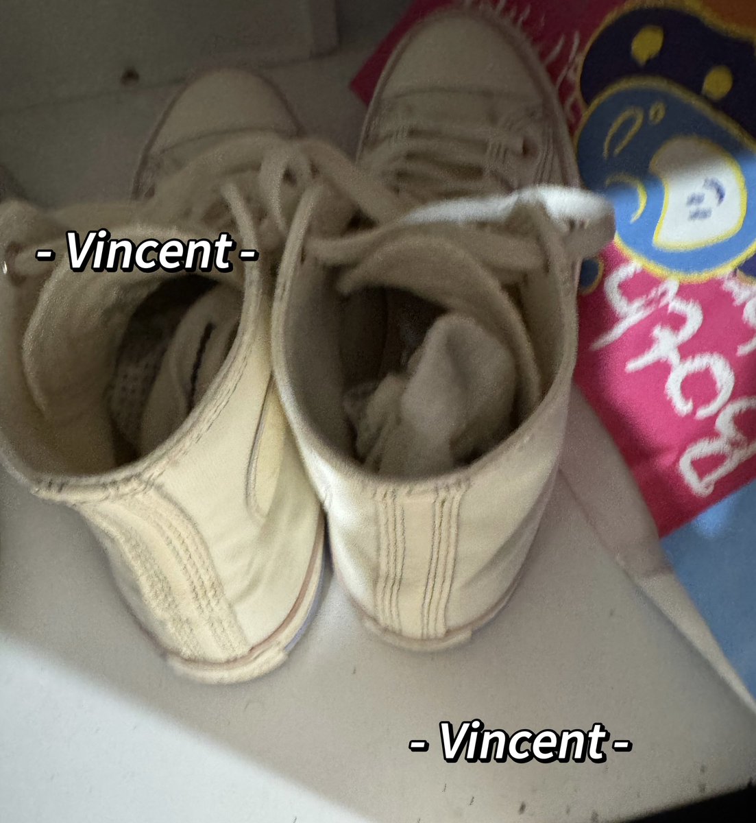 AKAVincentCc's tweet image. 39码大脚妹的汗脚小白袜，套着真舒服