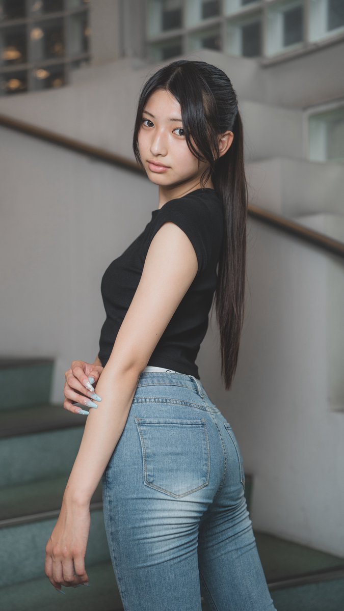 彩夏 ちゃん16歳 #SPATIO 2025.08.11 スカートでは出来ないポーズを