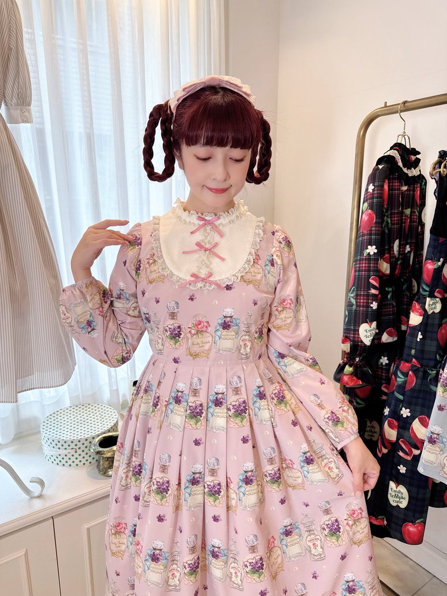 エミリーテンプルキュートさんの新作香水瓶柄は4色展開ですが、美沙子