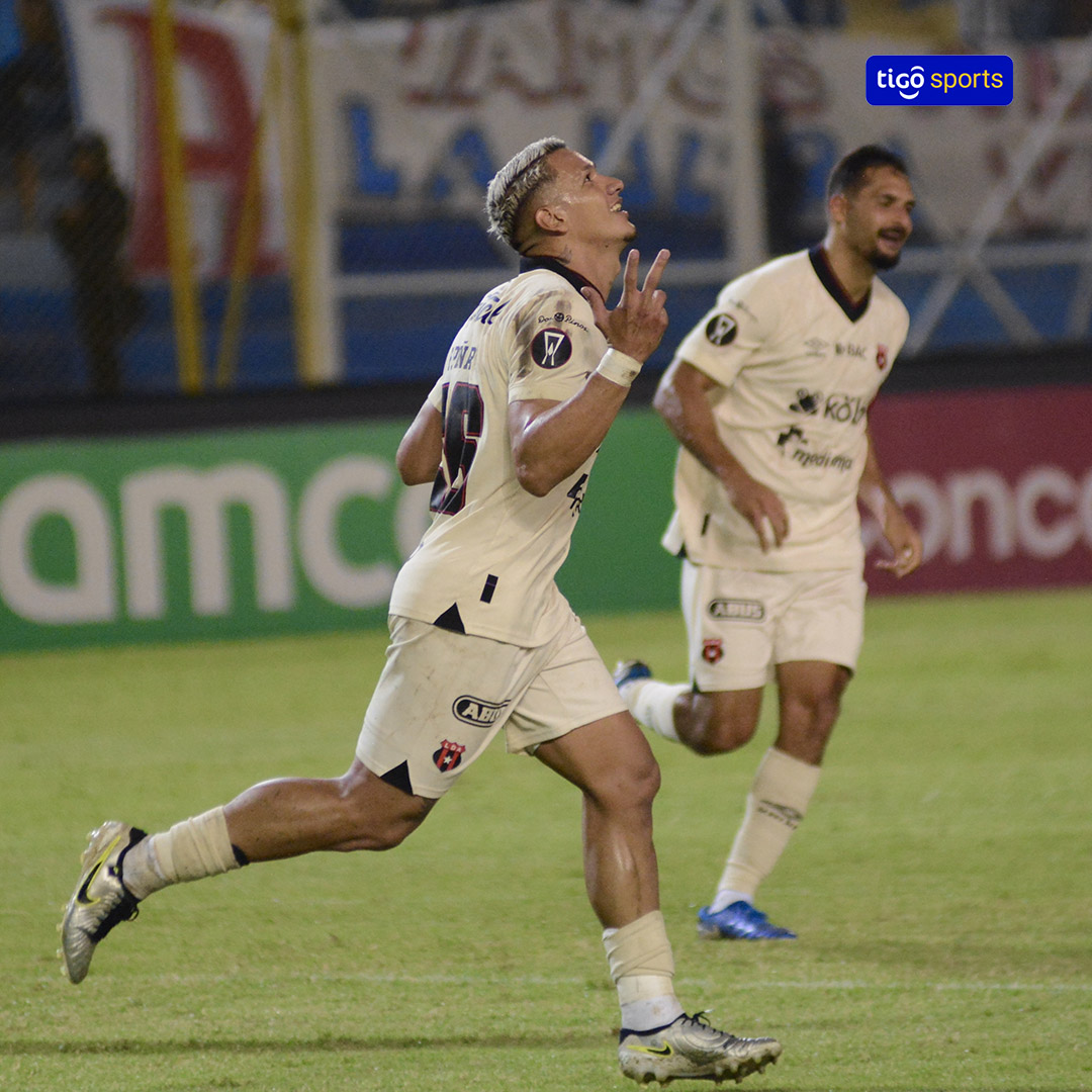 ALIANZA NO PUDO CONTRA ALAJUELENSE ❌🅰️

🐘 Los albos cayeron en casa ante Alajuelense con gol de Fernando José Piñar al 45+1'. Esta fue su primera derrota en la competencia y los deja en cuarto lugar del grupo A con cuatro puntos.

🆚 En la última fecha Alianza visitará a Plaza