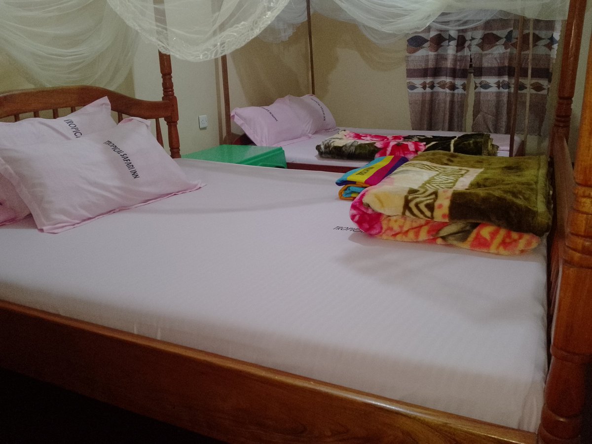 TonnyBwamb9698's tweet image. #ACCOMMODATIONS in kasese have you booked for your stay .. rooms are still available..call from inquiries 0770767251..
@jeericknews @StephenMGonzaga 
@RwenzoriMarathn