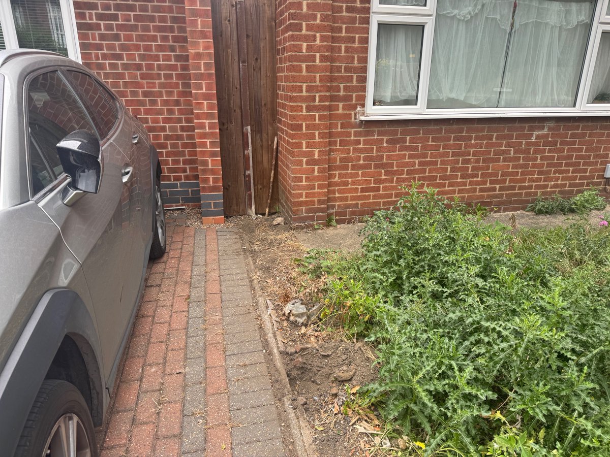 lefencing's tweet image. A small fence fitted in Beeston this week. No matter how big or small, every fence is important to us. To purchase any of our products online please visit lefs.co.uk