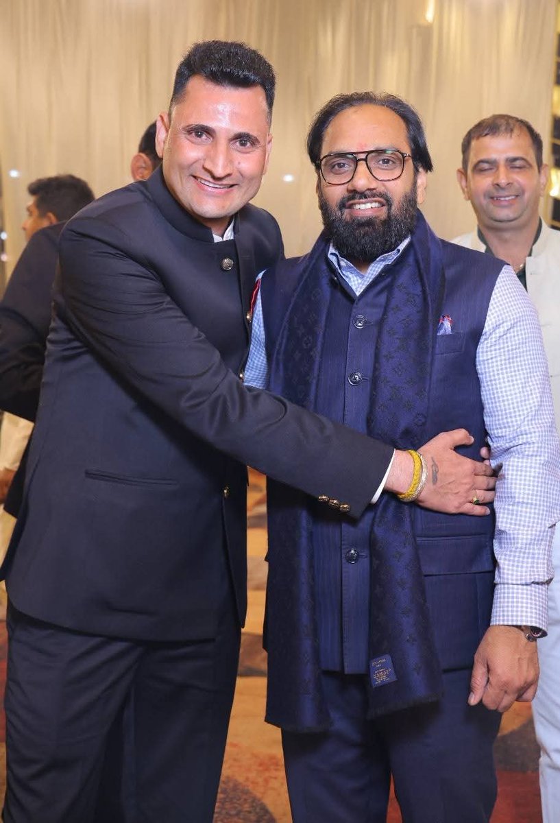 NeerajBuradehar's tweet photo. उचाना के ओजस्वी विधायक भाई देवेन्द्र चतरभुज अत्री को जन्मदिन की बहुत बहुत बधाई एवं शुभकामनाएं..माता रानी भाई साहब को सदा खुश एवं चढ़ती कलां में रखे..!!🎂❤️🙏 https://t.co/K2RP2jr2CE
