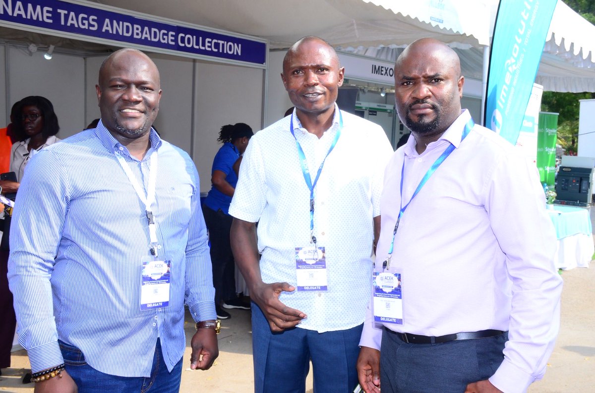 The Armchair Analyst with his editorial team at the 4th Annual Association of Consulting Engineers (ACEK) Conference.