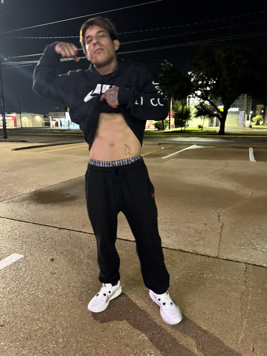 RSixringz's tweet photo. Follow my ONLYFANS @Romeo6ringz $20 subscribe today!!!! Worth it https://t.co/KEmSi52nGA