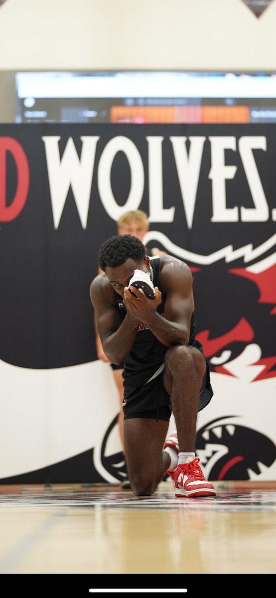 Deandre Hall tweet media