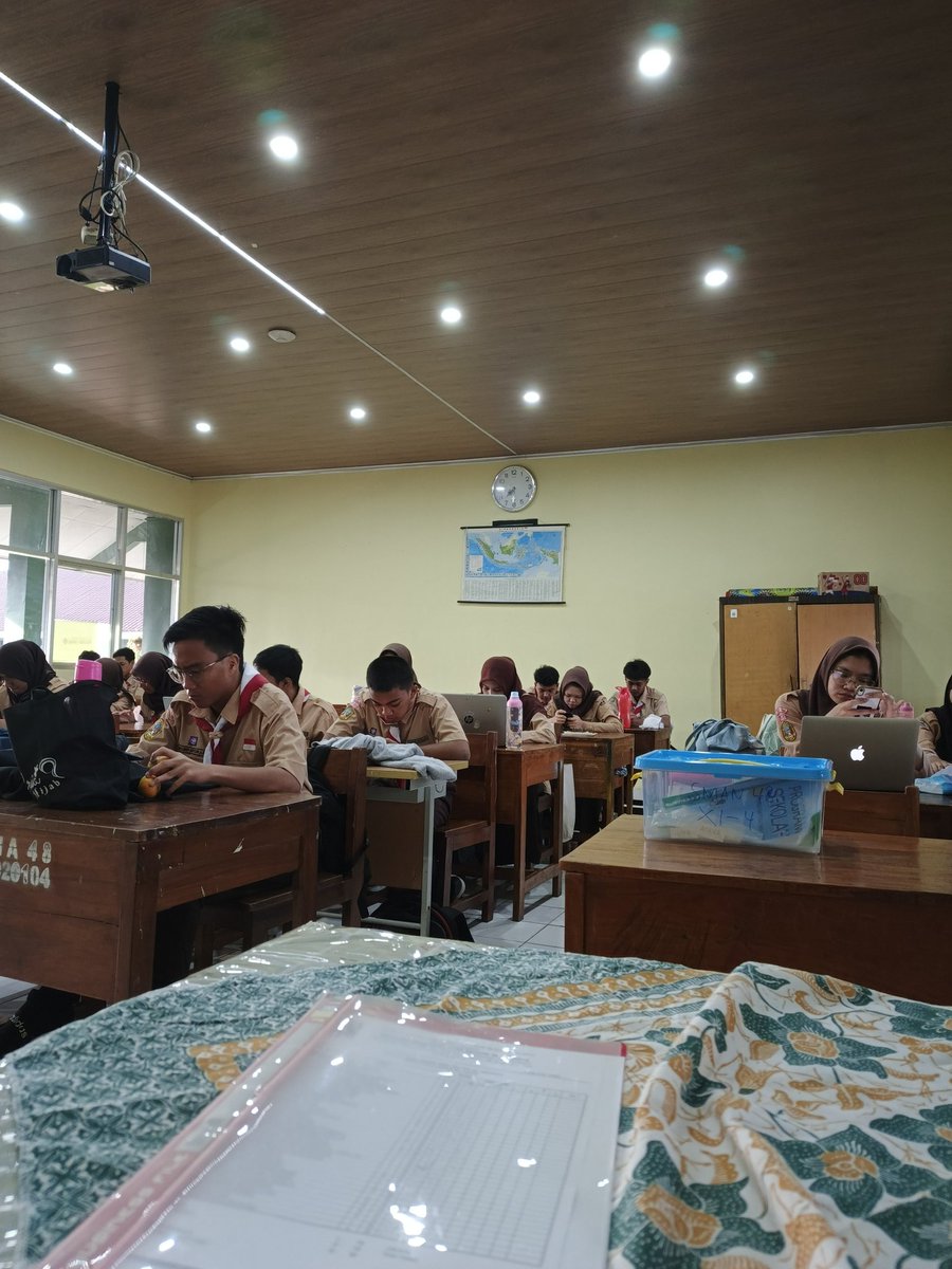 Rabu lalu kembali mengisi Kelas Literasi di SMAN 48 Jakarta.