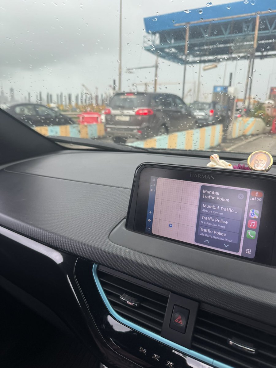 Soni_2808's tweet photo. behavior can go unchecked due to inaccessibility and jurisdiction confusion. If left unaddressed, these individuals will continue to intimidate and endanger others on Mumbai’s roads.
The no started with MH47
@MumbaiPolice @MTPHereToHelp @DGPMaharashtra @CMOMaharashtra https://t.co/xyDu2Wnx5h