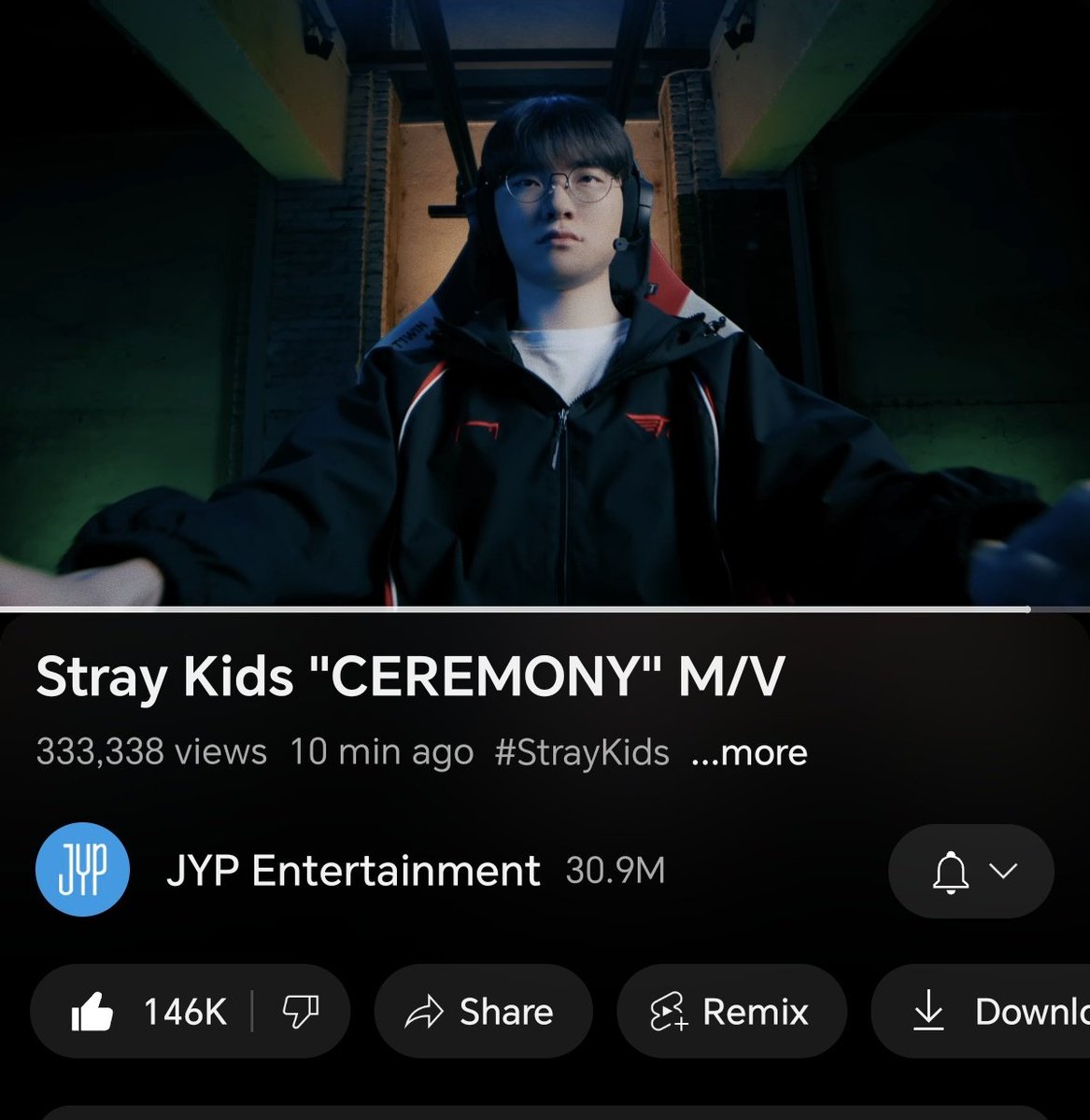 straydinary_'s tweet photo. Faker salte de ahí esa no es tu familia https://t.co/BngOAL2AjN