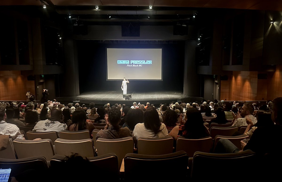 CameronWhitten's tweet image. Inspired by the Black entrepreneurs who told their stories and presented orignal products at tonight’s Pitch Black competition.

Congrats to Let ‘Em Cook, winning both this year’s Pitch Black AND Pitch Black Food!!
#pdx #blackexcellence #shopblack