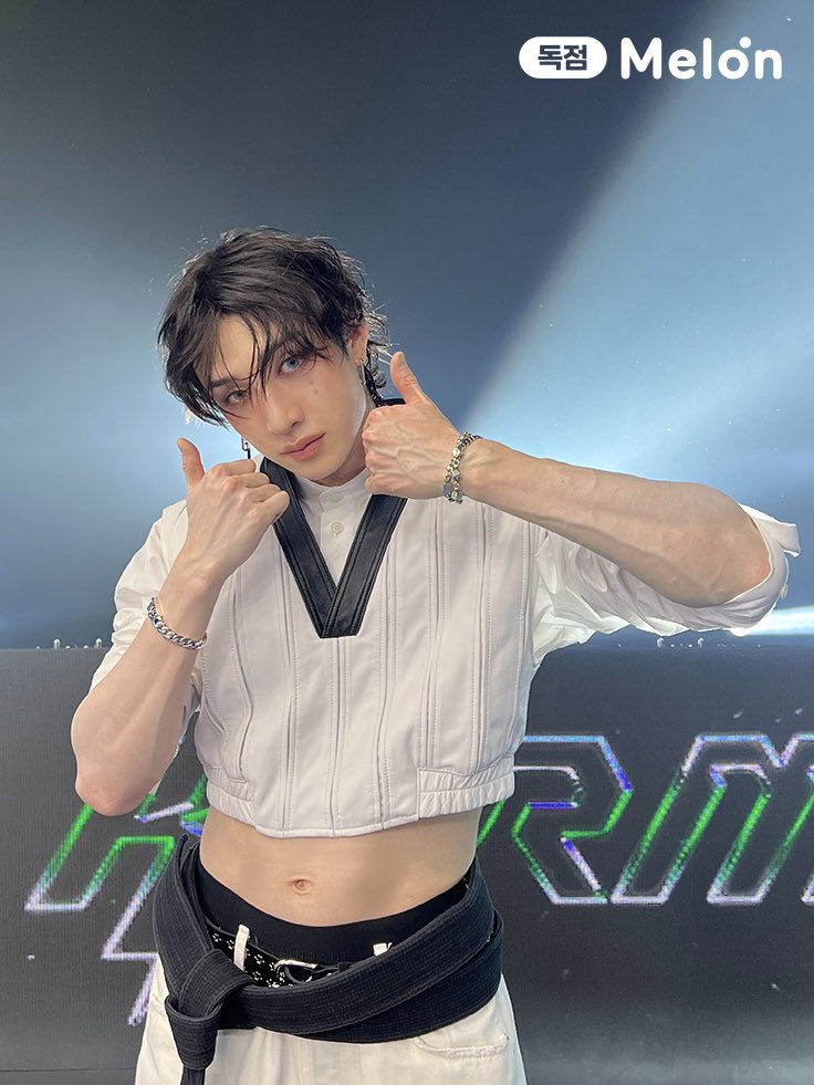 StrayKidStraya's tweet photo. [BEHIND 📸]

Stray Kids Melon spotlight behind images 🤯

via Melon ©️

pt. 1
STRAY KIDS GOOD KARMA DAY
#StrayKids_CEREMONY_OutNow
#스키즈컴백_축하의_세레머니
#CEREMONY @Stray_Kids https://t.co/DDTlZiTEj0