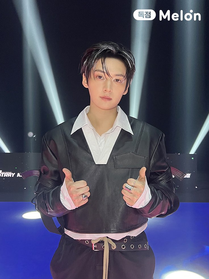 StrayKidStraya's tweet photo. [BEHIND 📸]

Stray Kids Melon spotlight behind images 🤯

via Melon ©️

pt. 1
STRAY KIDS GOOD KARMA DAY
#StrayKids_CEREMONY_OutNow
#스키즈컴백_축하의_세레머니
#CEREMONY @Stray_Kids https://t.co/DDTlZiTEj0