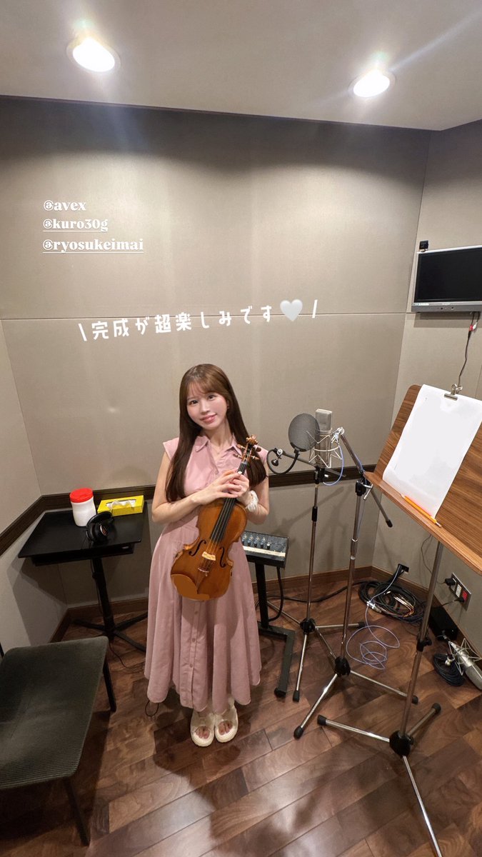 OoMochaMelody's tweet photo. 昨日、オリジナル曲Rec.が
無事終了しました🎻✨

完成が待ち遠しい…！
みんなにも早く聴いてもらいたいです☺️

@ryosukeimai @AvexMusic 
@pocorecords https://t.co/helpTOx0SW