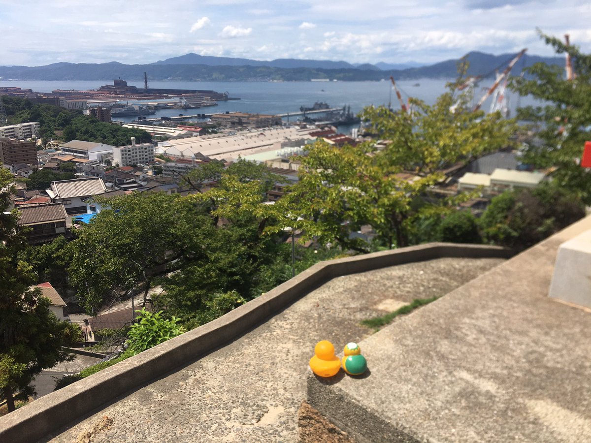jyurisu's tweet photo. またしても呉に来た、あひるとだっぱくん。 https://t.co/oIMgVRDv0q