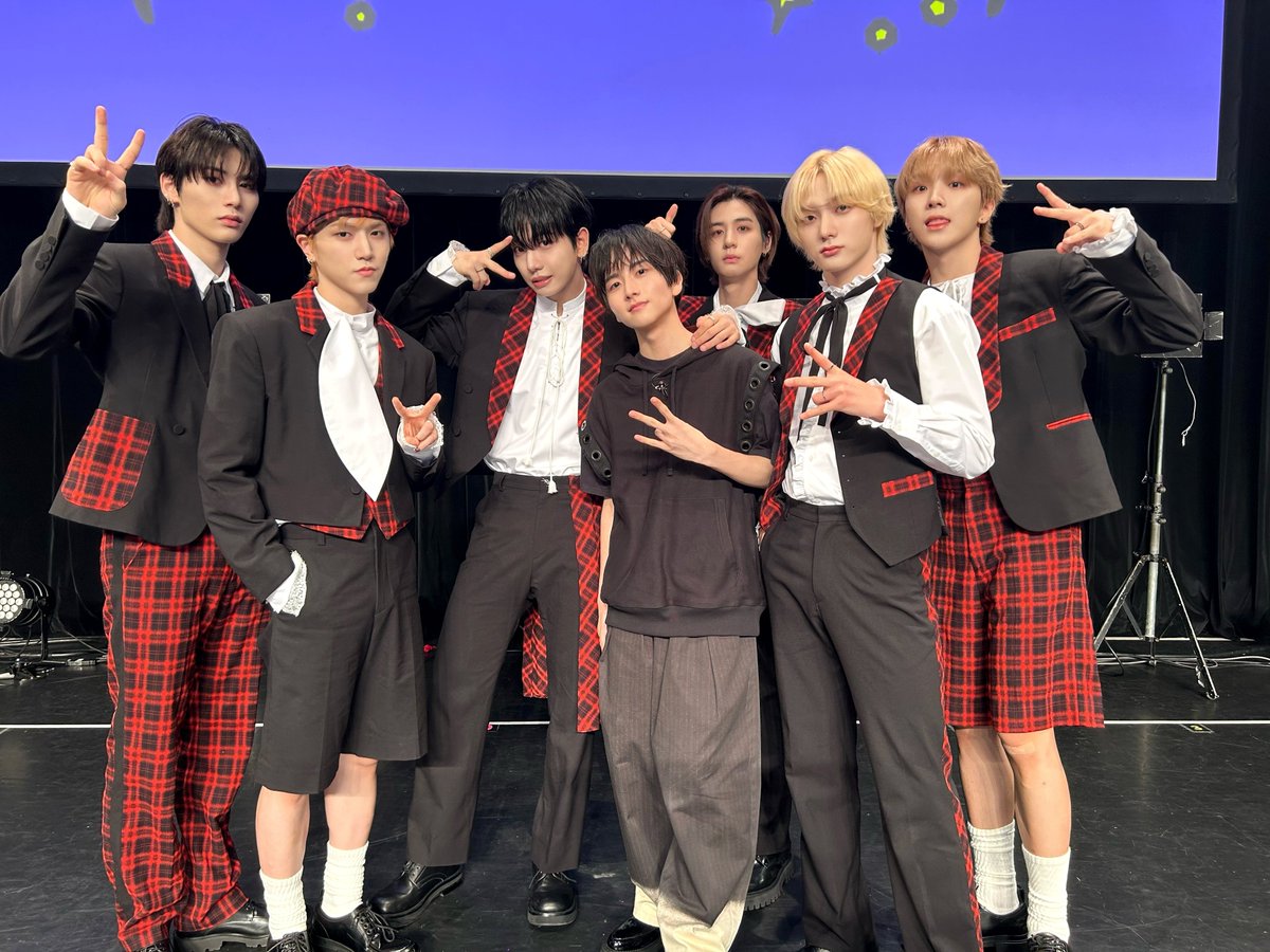 BOYNEXTDOOR JP (@boynextdoor_jp) on Twitter photo 昨日投稿したリヒトヒョンとのCount To Love、いかがでしたか🤭?
#BOYNEXTDOOR #보이넥스트도어 #BND
#BND_BOYLIFE
#Count_To_Love
#板垣李光人 さん
<a href="/itagaki_rihito/">板垣李光人✖️スタッフ</a> 昨日投稿したリヒトヒョンとのCount To Love、いかがでしたか🤭?
#BOYNEXTDOOR #보이넥스트도어 #BND
#BND_BOYLIFE
#Count_To_Love
#板垣李光人 さん
<a href="/itagaki_rihito/">板垣李光人✖️スタッフ</a>