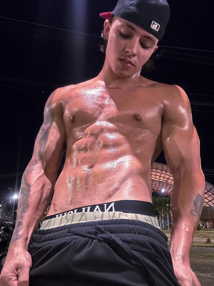 vipsabor's tweet image. A lo que huela 👃 #latino #gym