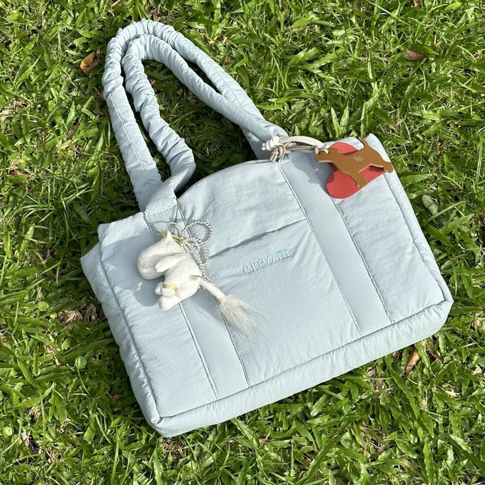 tamjaichunbkk's tweet photo. ยกให้ 2 ใบนี้เลย คือที่สุด👌🏻

- tartine bag : มีทั้งหมด 9 ช่อง และทุกช่องสามารถใส่ของได้จริง ใส่ของเยอะแต่กระเป๋ายังเป็นทรงสวยตัวกระเป๋าไม่หนัก 

- pillow bag : มีช่องใส่ laptop-ipad บุฟองน้ำอย่างดี มีช่องให้เสียบขวดน้ำ เป็นสัดเป็นส่วน ของไม่มากองรวมกัน สะพายแล้วไม่เจ็บไหล่ https://t.co/f8oCq8DpMS