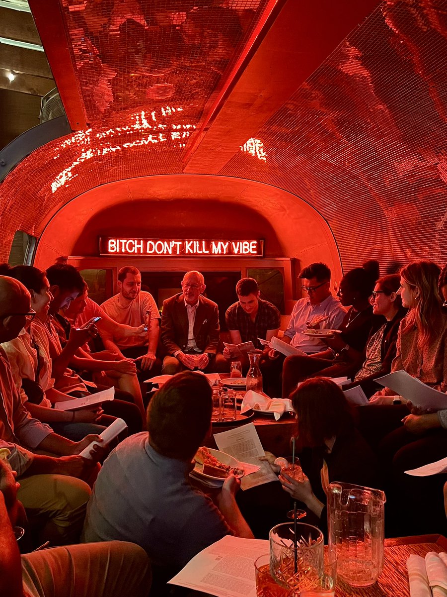 Good vibes all around when learning from the master, <a href="/JBMatthews/">Jeff Matthews MD</a>, at our monthly resident/faculty journal club! Thanks for a wonderful evening! <a href="/uchicagosurgery/">UChicago Surgery</a> #WhyUChicago