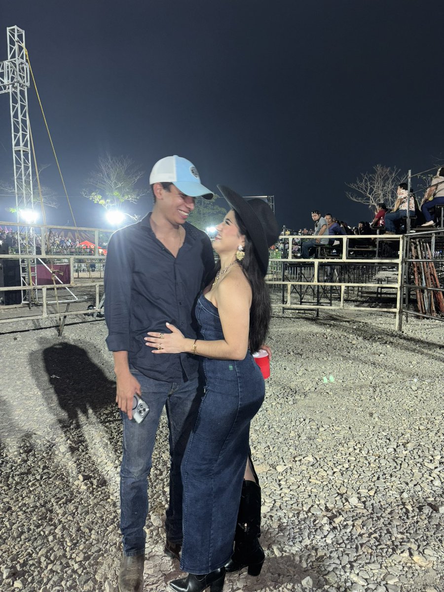 Dos cumpleaños que me han llenado totalmente gracias a mi mujer ❤️ <a href="/XimeR5/">𝒳𝒾𝓂🦥</a>  te amo