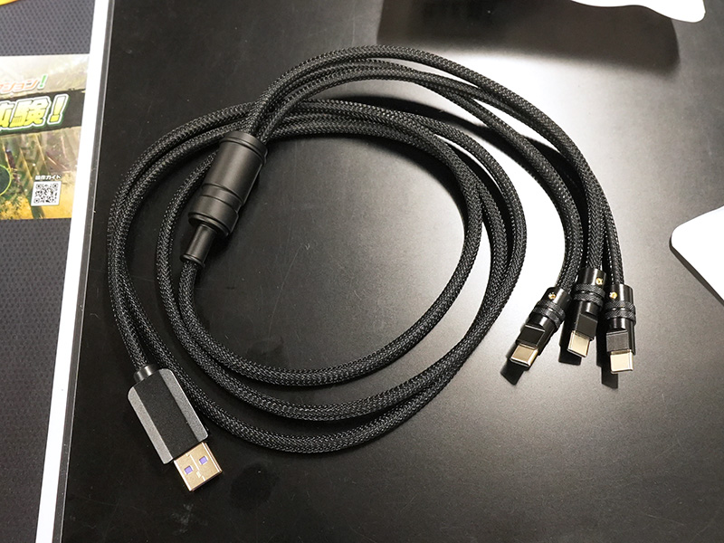 watch_akiba's tweet image. 更新：8Kポーリング対応の3股USBケーブル「Rabbit×Frog Trident Link Cable」 akiba-pc.watch.impress.co.jp/docs/news/news… #USBケーブル