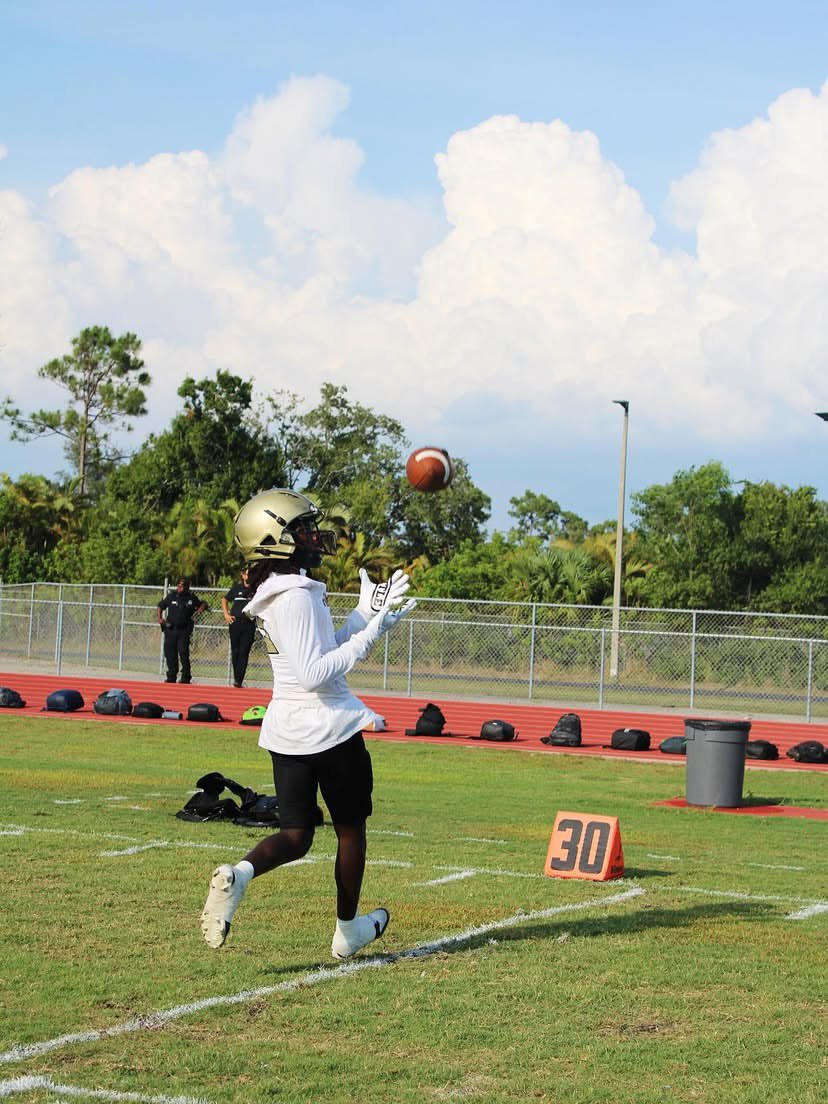 Your Spartans will take on the Northeast Vikings this Friday August 22nd at 7:00 p.m. The game will be held at:

 5500 16th St N, St. Petersburg, FL 33703

 Please click the link below to purchase your tickets:

gofan.co/event/4035084?…

Come out and support your Spartans!