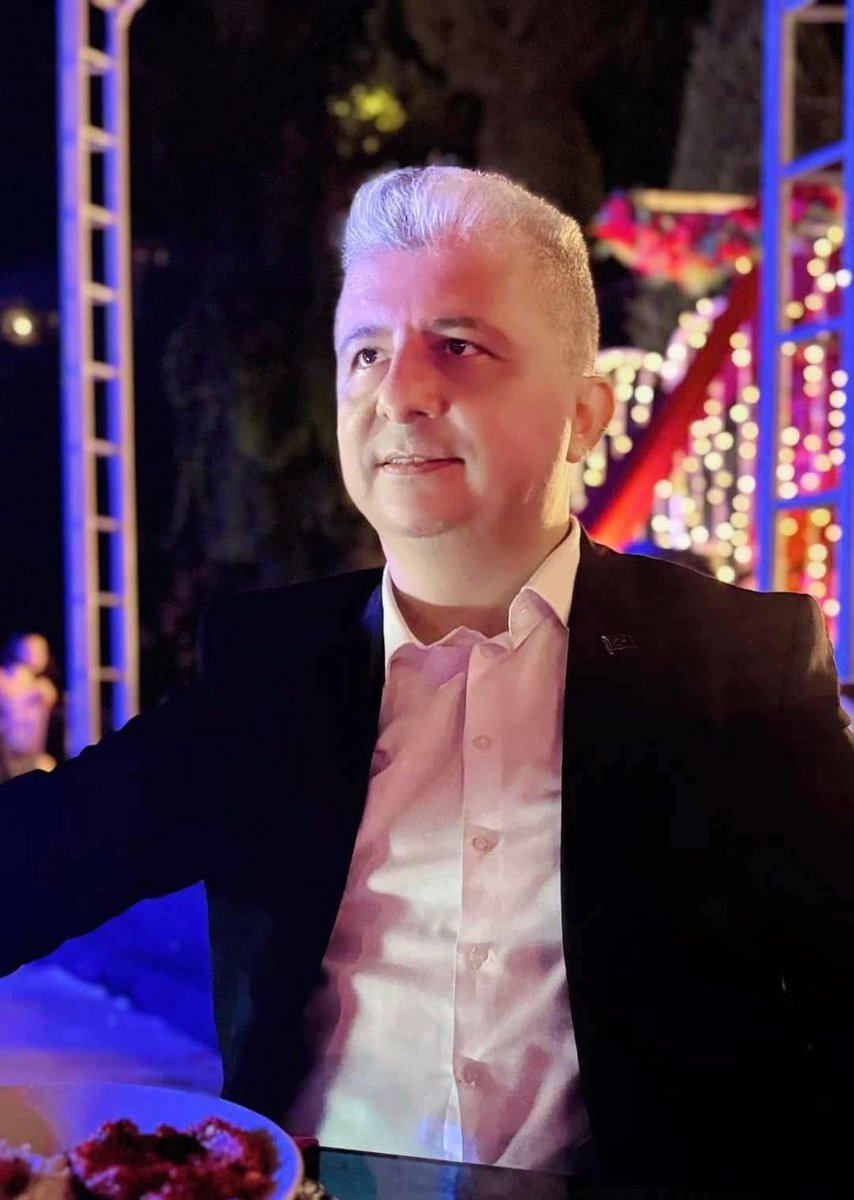 Sizdeki 3 şeyi görebilen insanlara güvenin. 
📍Gülüşünün arkasındaki kederi. 
📍Öfkenizin ardındaki sevgiyi. 
📍Sessizliğinizin ardındaki sebebi. 

#HayırlıCumalar 🤲 #Hatay