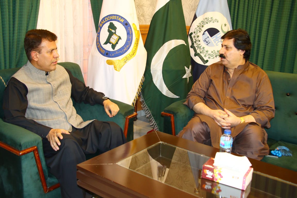 UoBdpr's tweet photo. ڈی پی آر  جامعہ بلوچستان 21 اگست 2025

  سینیٹ پاکستان کے رکن سینیٹر منظور احمد کاکڑ نے جامعہ بلوچستان کا دورہ کیا اور وائس چانسلر پروفیسر ڈاکٹر ظہور احمد بازئی سے  ملاقات ۔ https://t.co/d7DjwVHLZ2