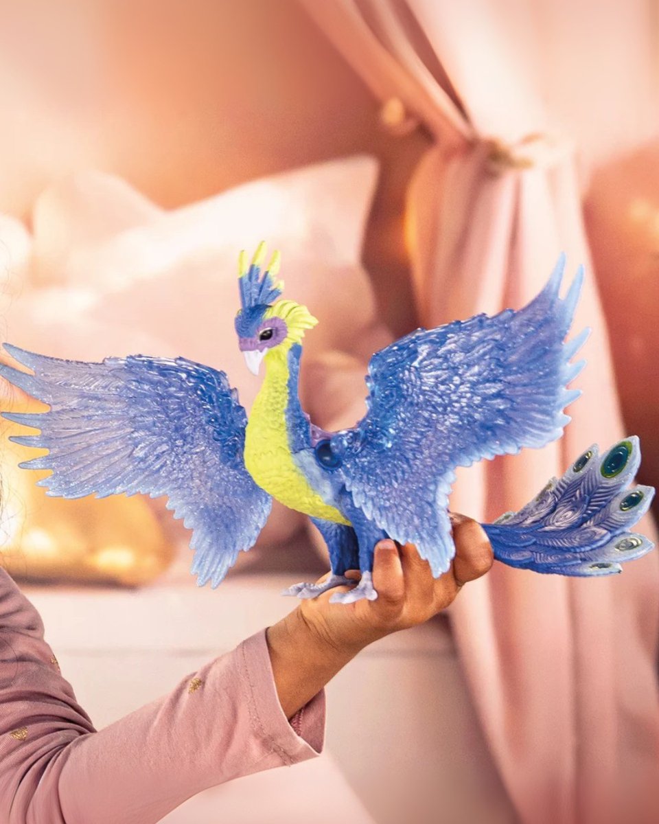 魔法の翼を広げているキラキラの鳥は
マジカルピーコック🦚
「ピーコック」って孔雀（くじゃく）のことです！
願いを聞いてくるかどうかは…あなた次第？😍
x.gd/dyNtL

#シュライヒ #フィギュア #schleich