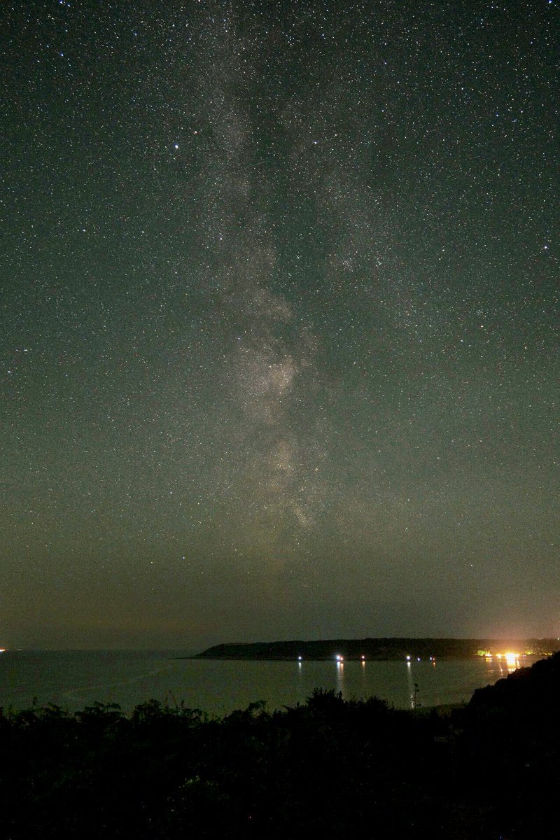 flipper865's tweet photo. Happy Friiiiday all, the milkyway was stunning last night too 🌌✨️ but no Bioluminescent 🌊. Will see what this beach got for me this morning #FridayVibes #milkyway #beachdetecting #gower #hightide https://t.co/qUI8A0MMDL