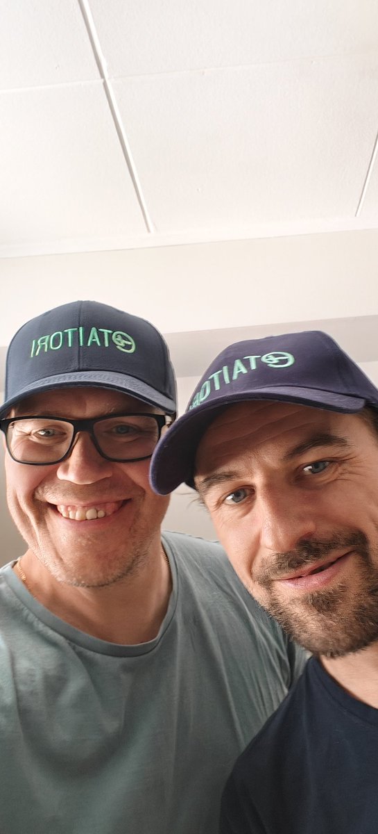 Kun nuotion loimuun saapuu entinen kassari, voiko tulla muuta kuin timanttia?

Siitä otetaan tällä kertaa selvää <a href="/MikkelinJukurit/">Mikkelin Jukurit</a> myyntipäällikön, Euroopassakin toejuneen Teemu Seppäsen kanssa. 

open.spotify.com/episode/2hoKcb…

#jukurit #Liiga