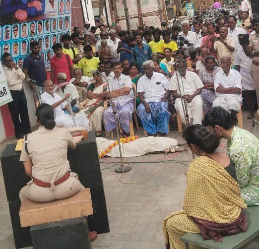 Its_S_P's tweet photo. சாதியம் தகர்ப்போம்!
மனிதம் வளர்ப்போம்!!
தமிழ்நாடு தீண்டாமை ஒழிப்பு முன்னணியின்
5 வது மாநில மாநாடு 2025 ஆக 31, செப் 1 - #மயிலாடுதுறை
*2025 ஆகஸ்ட் 16 முதல் 25 வரை*
10 நாட்கள்
20 மாவட்டங்களில்
*கலை பிரச்சார ப��ணம்*
#fireagainstuntouchability #TNUEF25 https://t.co/eWT2DHMn9d