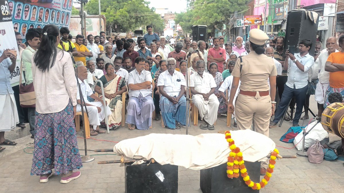 Its_S_P's tweet photo. சாதியம் தகர்ப்போம்!
மனிதம் வளர்ப்போம்!!
தமிழ்நாடு தீண்டாமை ஒழிப்பு முன்னணியின்
5 வது மாநில மாநாடு 2025 ஆக 31, செப் 1 - #மயிலாடுதுறை
*2025 ஆகஸ்ட் 16 முதல் 25 வரை*
10 நாட்கள்
20 மாவட்டங்களில்
*கலை பிரச்சார ப��ணம்*
#fireagainstuntouchability #TNUEF25 https://t.co/eWT2DHMn9d