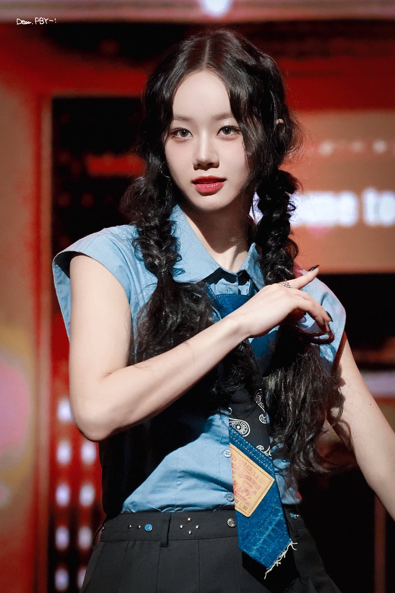 pby_0609Hyeri's tweet photo. 25.8.17 Welcome to Hyeri’s Studio
『Brandy』舞台 ❶
@hyeriherihey   

fan meeting in Kuala Lumpur
#李惠利 #혜리 #Hyeri https://t.co/18peS4kbYA