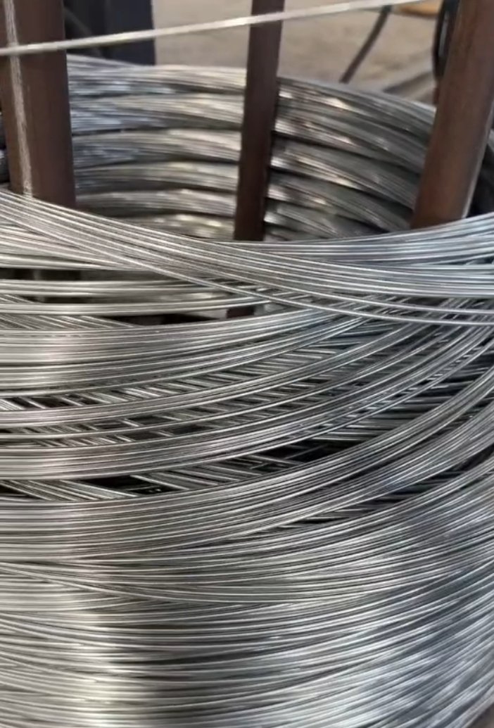 KemanExport's tweet image. 🔩 Strong, flexible, and reliable — KEMAN steel wire is engineered for precision and durability.
Ideal for construction, manufacturing, and industrial applications.
#KEMANSteel #SteelWire #ReliableSupply #followme #foryou #fyp 
sdkmsteel.com