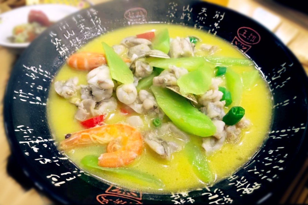 InnovativeBinhu's tweet photo. Discover the true taste of Wuxi in Binhu district near Xi'nan Road in Xuelang subdistrict, where culinary delights like noodles with sliced duck, stewed pork, steamed fish, and sizzling prawns await. https://t.co/S34luENH8Z