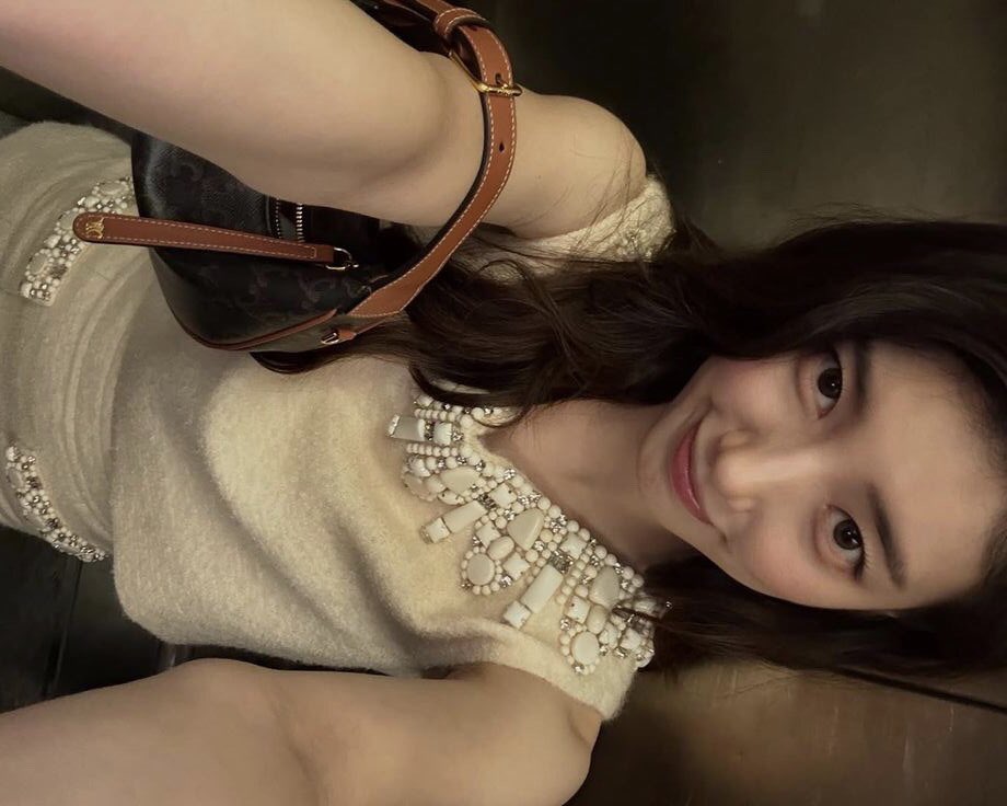 sshinejie's tweet photo. this genre of bae suzy selfies ౨ৎ https://t.co/wYUMfkNjTe