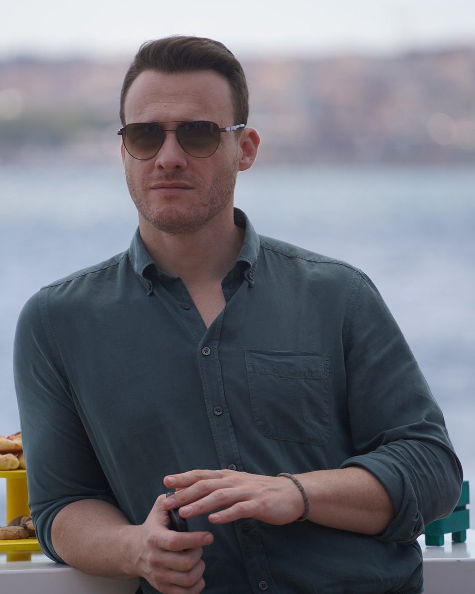 İtalya'da izleyicisiyle buluşan Ya Çok Seversen yayınlanan bölümüyle %23.2 share aldı.

#KeremBürsin #YaÇokSeversen #IfYouLove