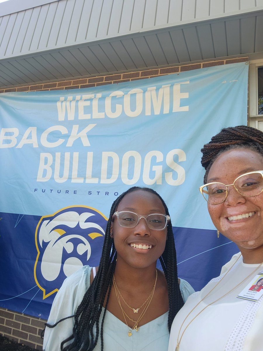 First day of 8th grade vs First day of 6th grade... she's almost outta here! 3 years of #principalmom 
Let's make this the best year yet!