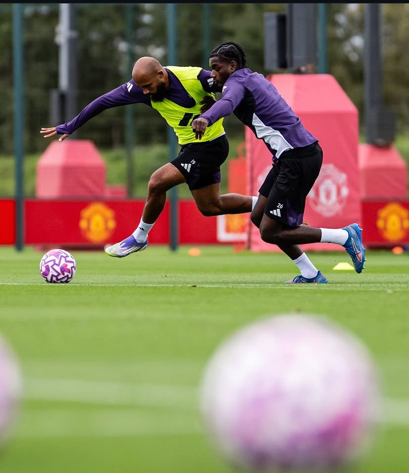 Why’s  Heaven taking training so seriously?  Don’t injure him oo 😂😂 

Lol, everyone’s fighting for their place in that position. Martinez, Yoro, Shaw.